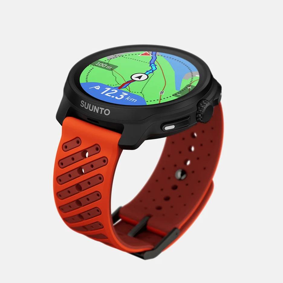 фото: Достигайте спортивных целей с новинками Suunto: смарт-часами Race 2 и беспроводными наушниками Wing 2