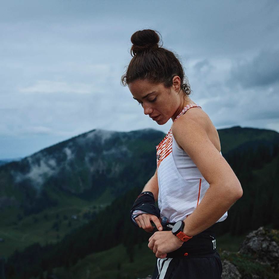 фото: Достигайте спортивных целей с новинками Suunto: смарт-часами Race 2 и беспроводными наушниками Wing 2
