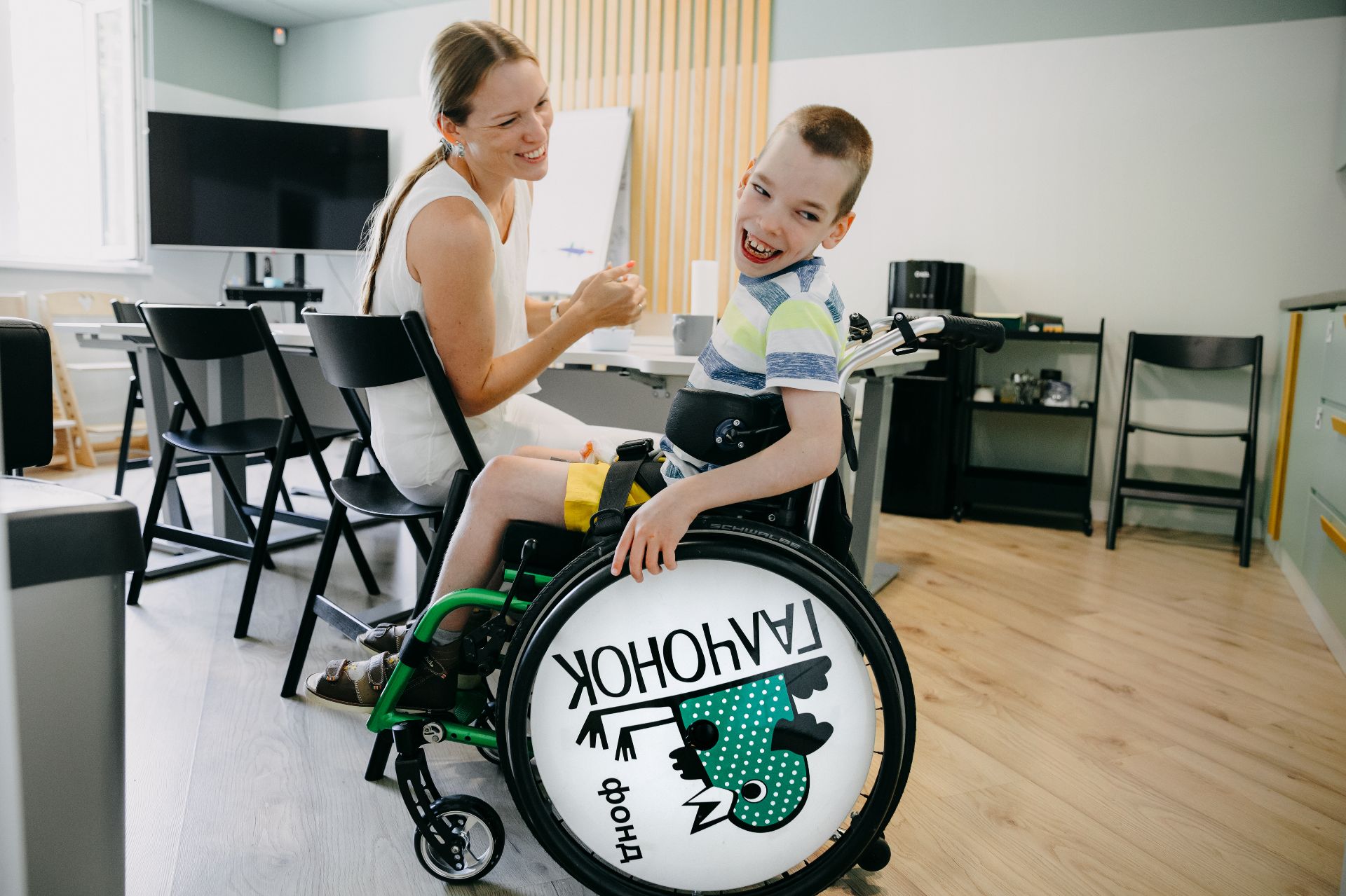 Фонд «Галчонок» вместе со звездами запускает новогоднюю акцию «Важные подарки» в 2026 году