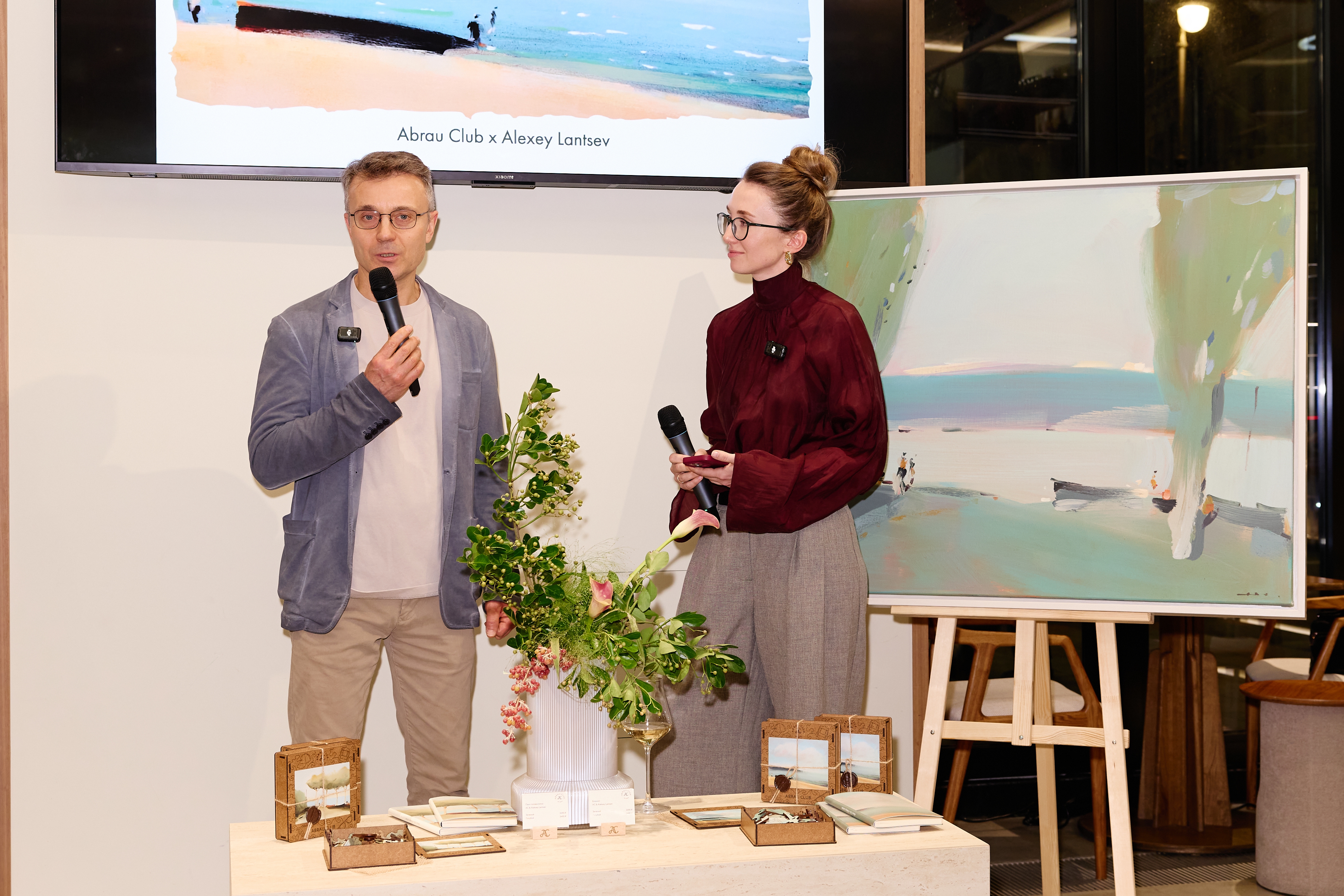 фото: Свет юга в сердце Москвы: Abrau Club представил коллаборацию  с художником Алексеем Ланцевым