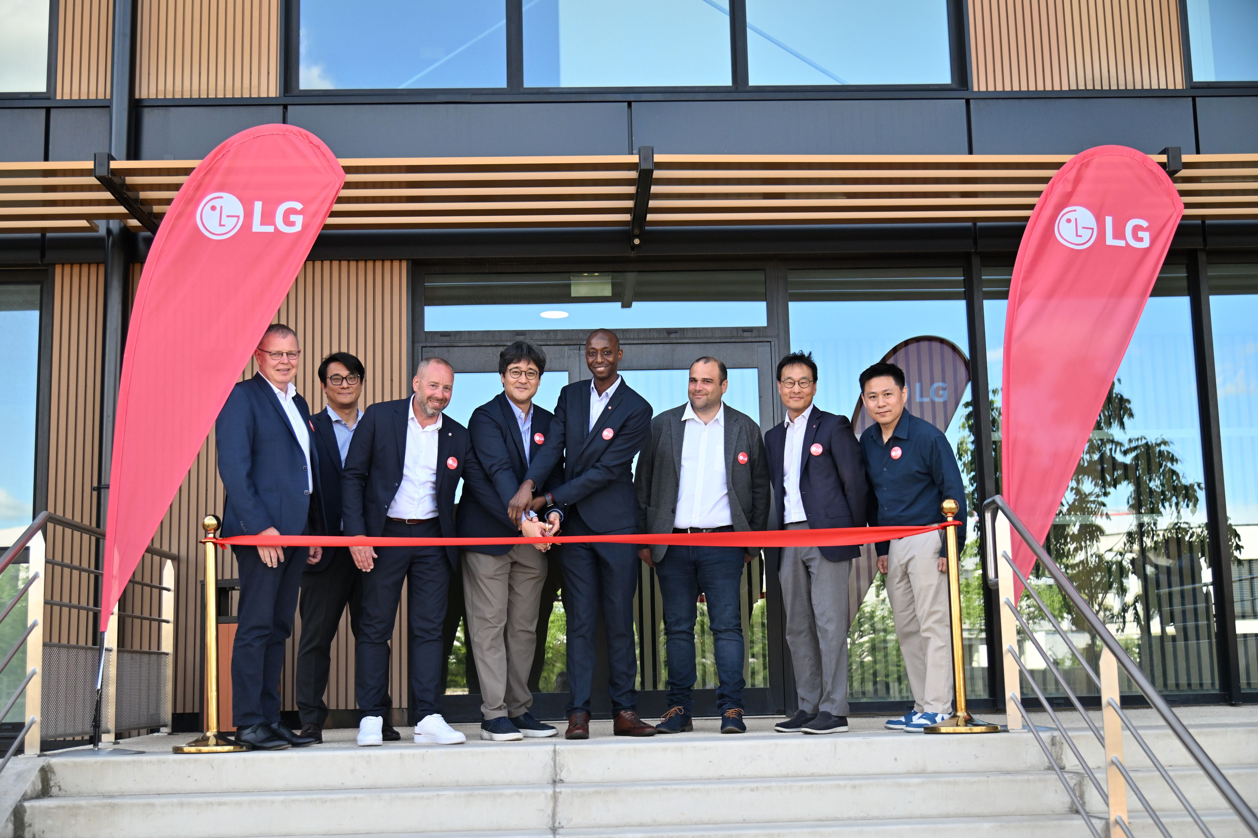 фото: КОМПАНИЯ LG РАСШИРЯЕТ ГЛОБАЛЬНУЮ СЕТЬ ОБУЧЕНИЯ ПО СИСТЕМАМ КОНДИЦИОНИРОВАНИЯ ВОЗДУХА ДЛЯ РАЗВИТИЯ ЛОКАЛЬНЫХ ЭКСПЕРТОВ