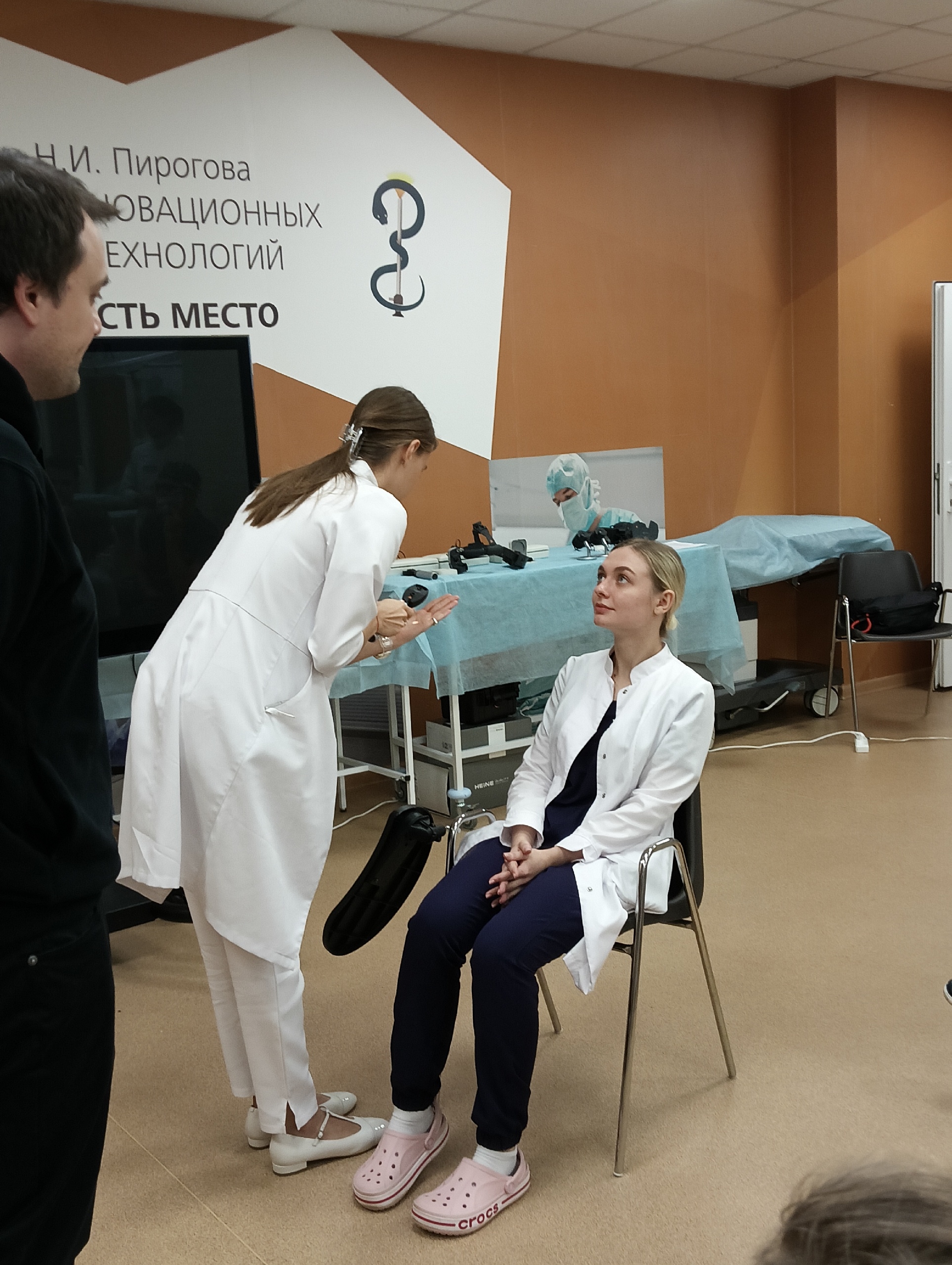фото: Студенты СНК кафедры офтальмологии Пироговского Университета провели занятие по отработке базовых навыков офтальмоскопии