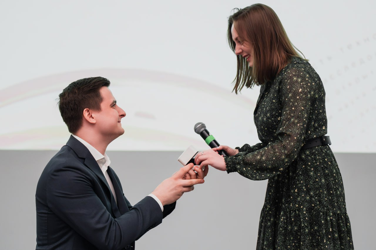 фото: В Пироговском Университете на вручении дипломов произошло предложение руки и сердца