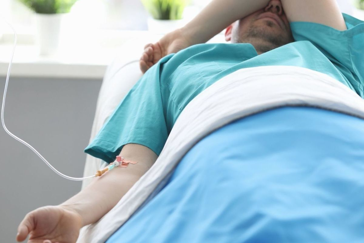Внутривенная терапия: когда капельницы действительно помогают?