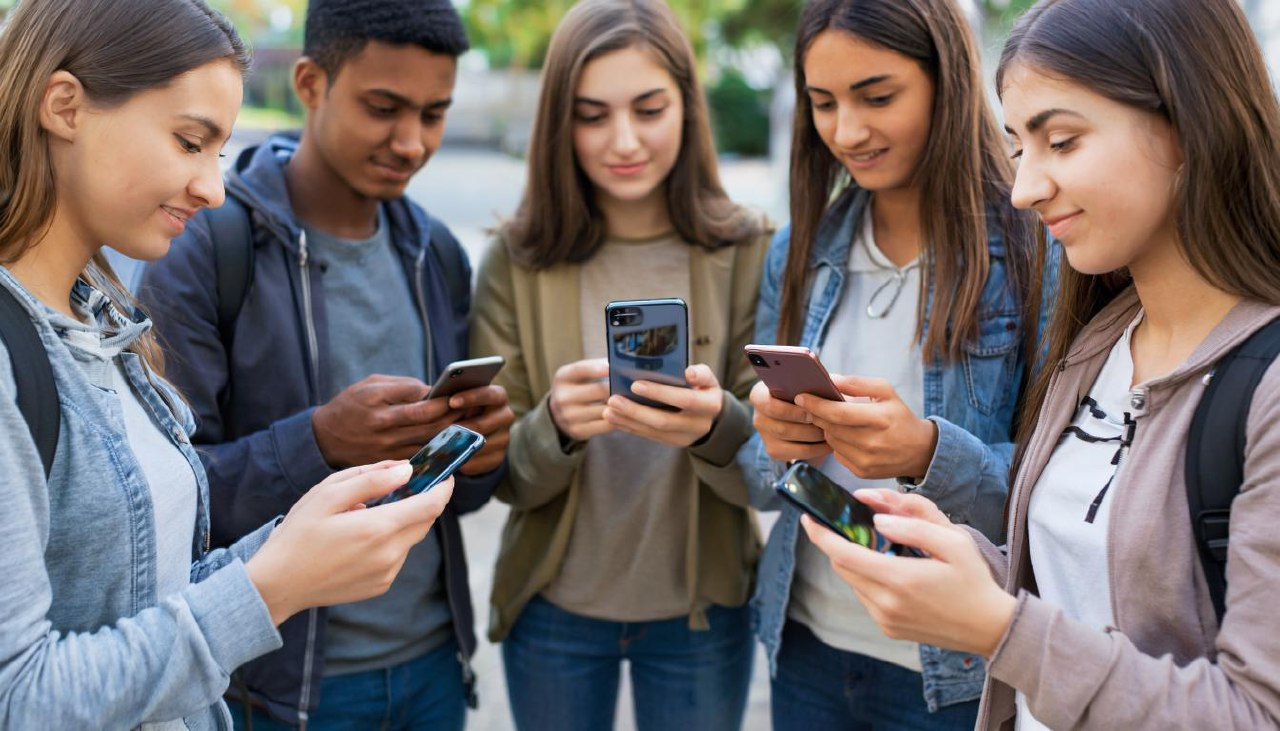 фото: Лайки любой ценой: как цифровой мир провоцирует жестокость и что могут сделать родители