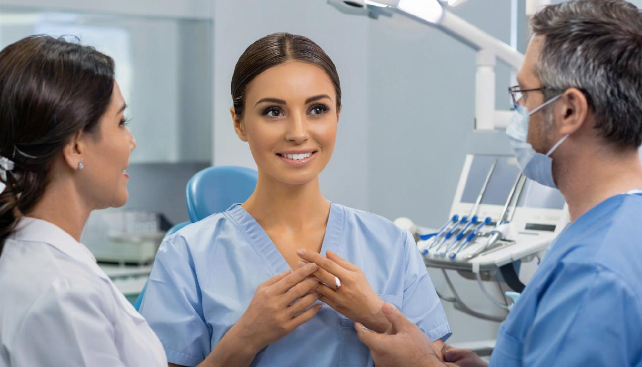 Запретная пластика: почему не стоит спешить с операцией до 21 года