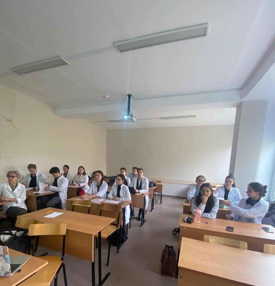 СНК Гигиены Пироговского Университета провел заседание по теме: «Гигиена питания детей. Гигиенические требования к детским игрушкам и детской комнате»