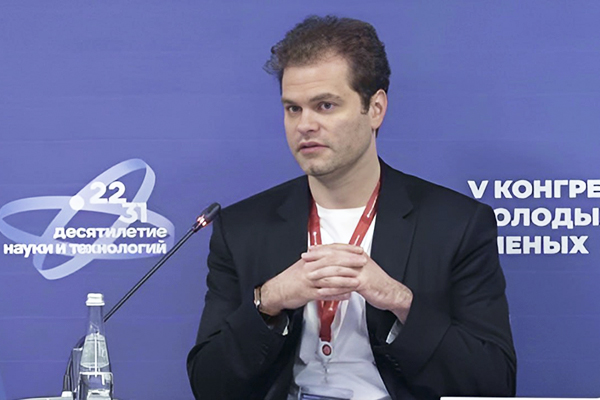 На V Конгрессе молодых ученых первый проректор Пироговского Университета Георгий Гивиевич Надарейшвили рассказал о современном наставничестве в науке и медицине