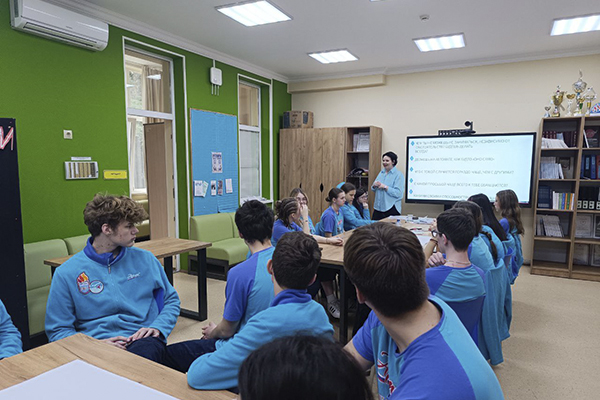 фото: Третий тематический отряд Пироговского Университета в Артеке: как школьники из 45 регионов учились менять мир