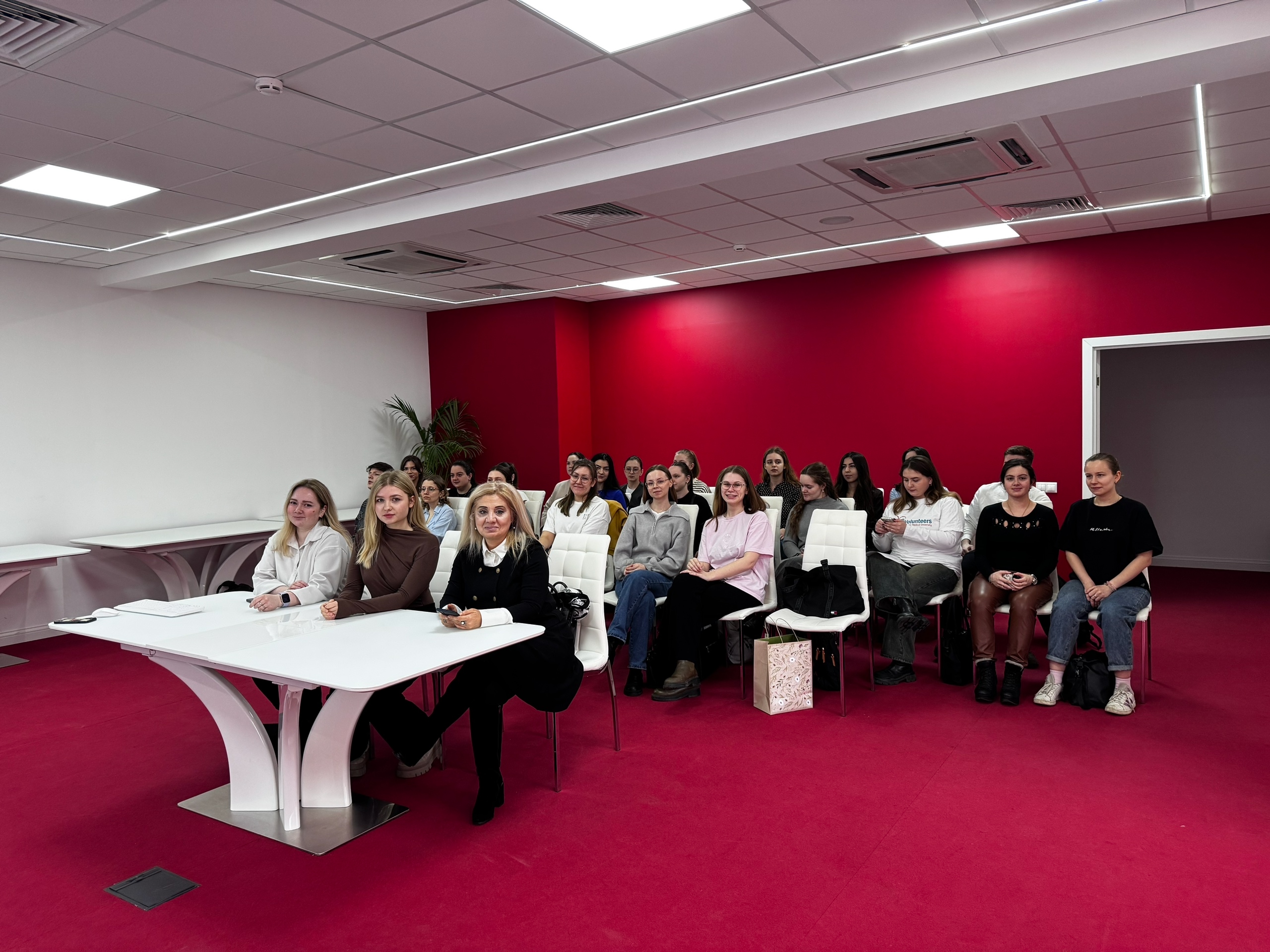 фото: СНК кафедры госпитальной педиатрии им. Таболина Пироговского Университета принял участие в Профориентационном дне