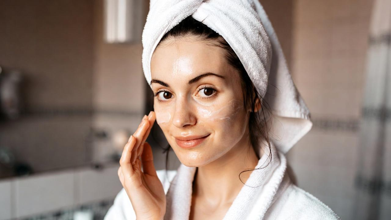 фото: Сухая кожа зимой: почему защита важнее питания — рекомендации эксперта Пироговского Университета