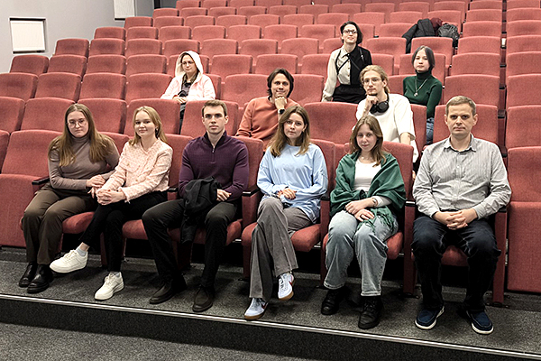 фото: Заседание Киноклуба Пироговского Университета, посвящённое творчеству Владимира Меньшова