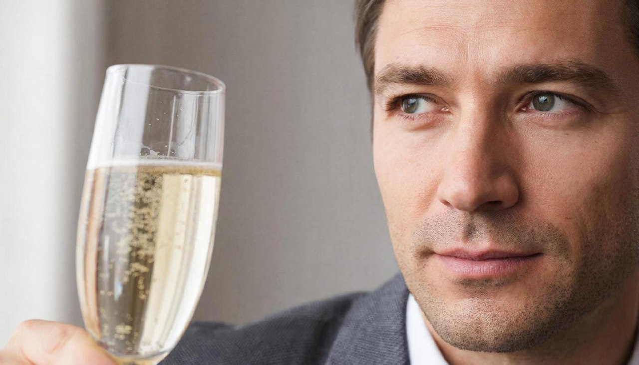 фото: «Мускулистый мешок» против оливье: эксперт Пироговского Университета объясняет, как желудок реагирует на новогоднее застолье