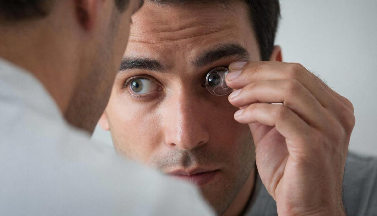 фото: Вода + линзы = риск слепоты: врач Пироговского Университета предупредил об опасности акантамебного кератита