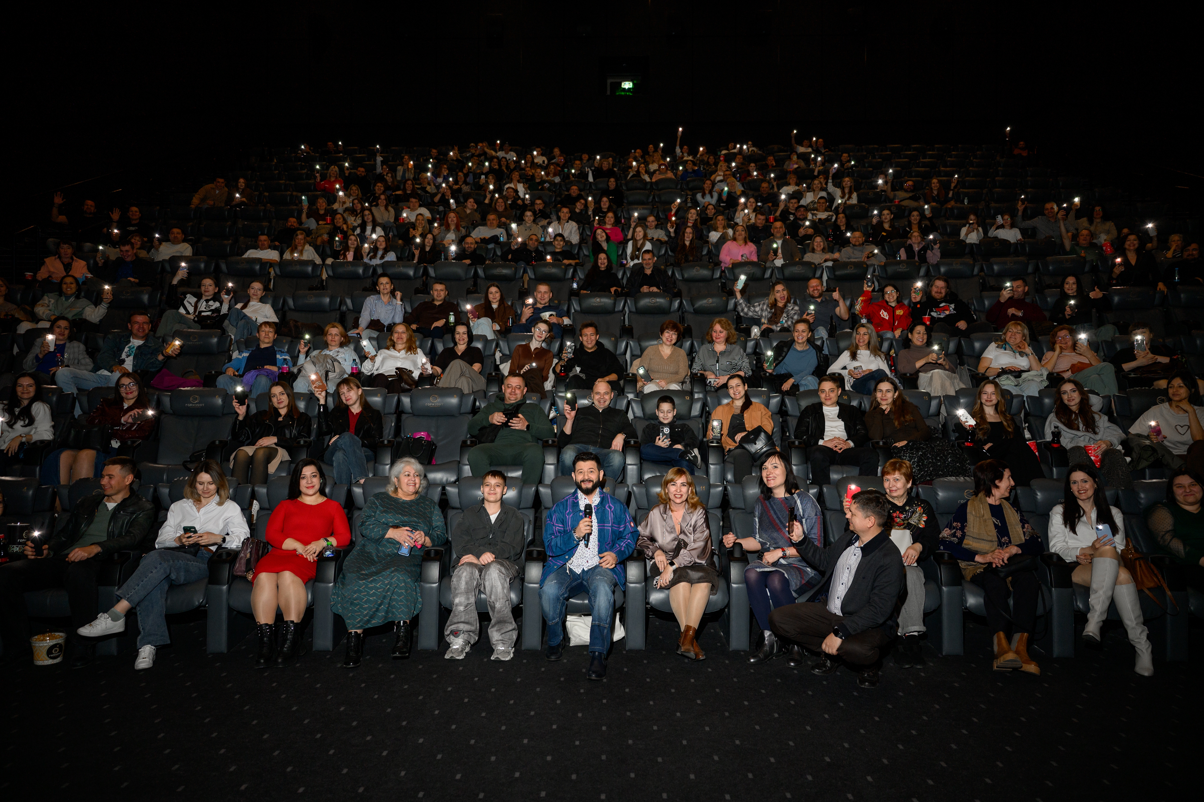 фото: Премьера в Ростове: Михаил Галустян впервые представил «Королёк моей любви»