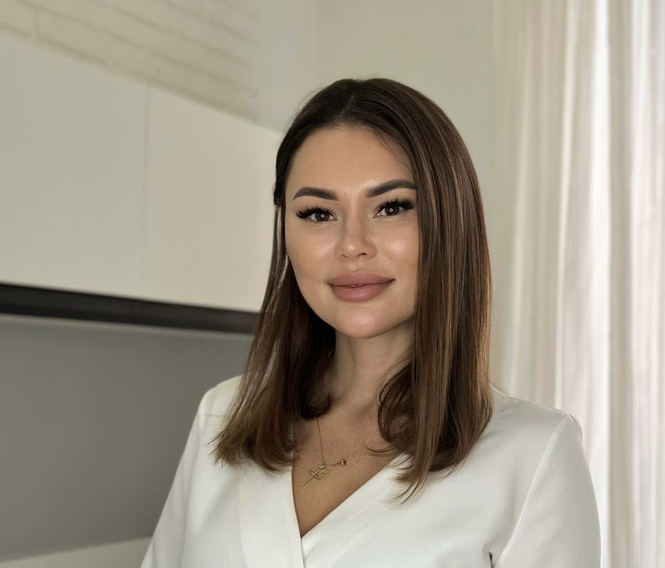 Врач-дерматолог Анна Анелок рассказала, как ботулотоксин избавляет от головной боли