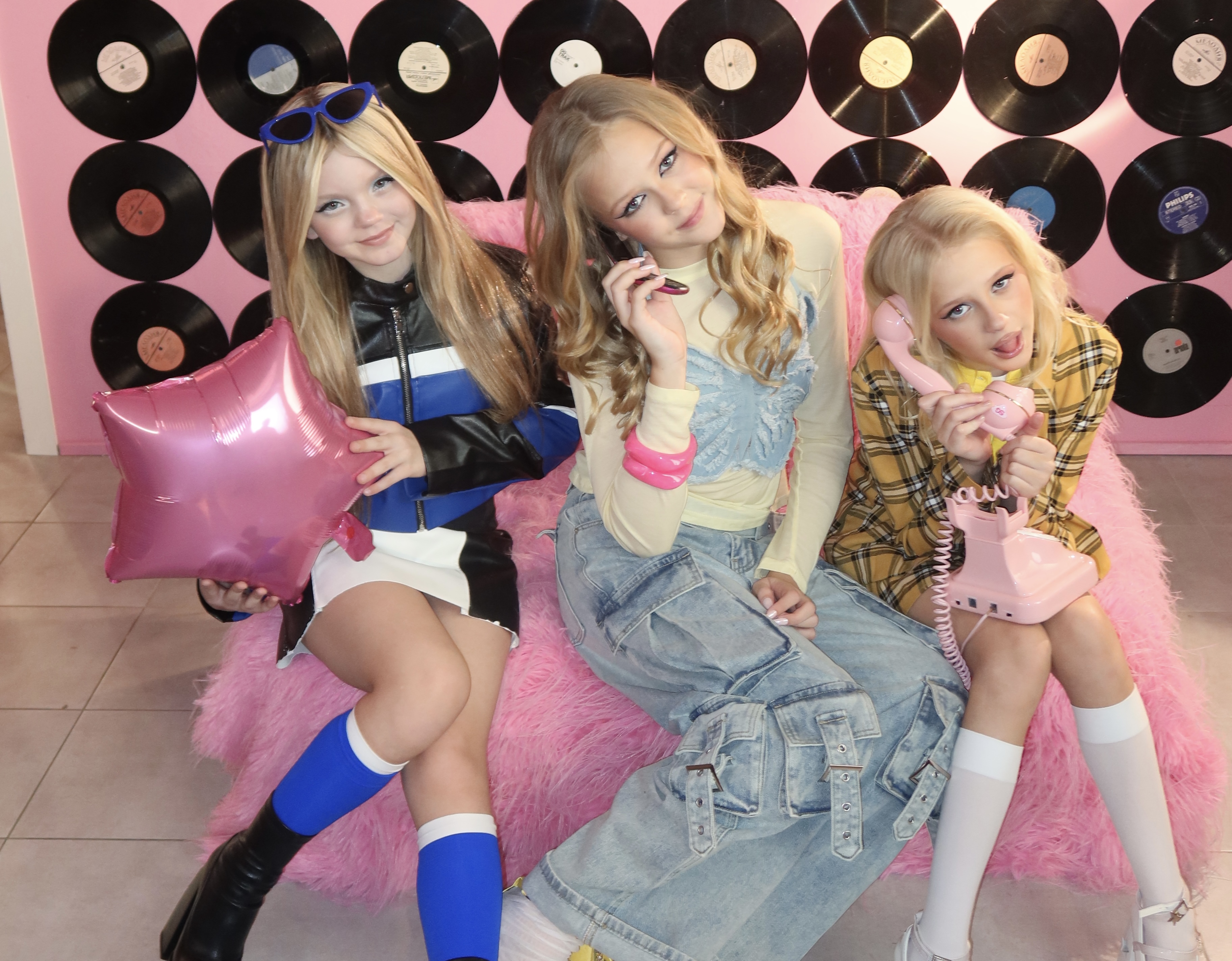 фото: «Три звезды»: Настя Полякова, MIROSLAVA и Zlata зажигают в эфире, представляя новый сингл и клип