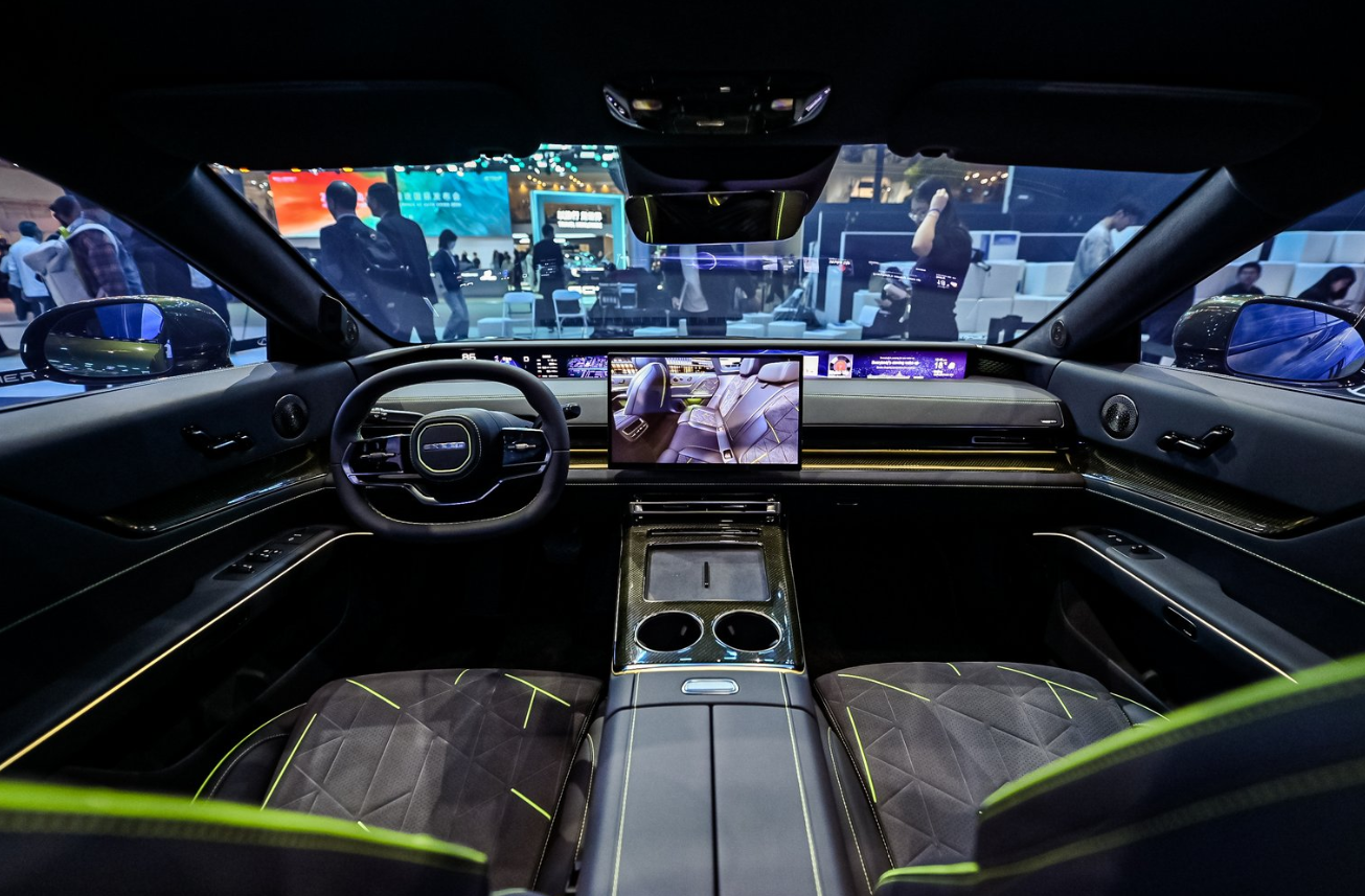 фото: ДВЕ ПРЕМЬЕРЫ EXEED НА AUTO CHINA 2026: EXLANTIX ES GT  И НОВЫЙ ФЛАГМАНСКИЙ ВНЕДОРОЖНИК EX9